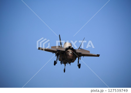 ホバリングするF-35　 127539749