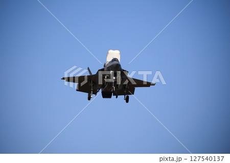 ホバリングする戦闘機　ホバリング F35 F-35 127540137