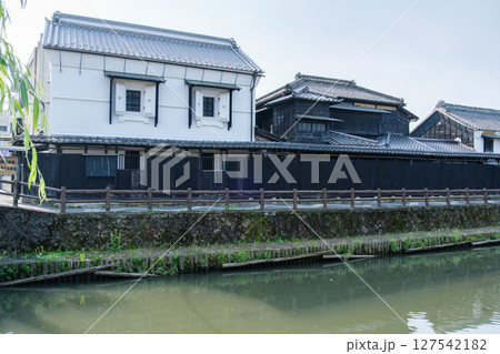 岸辺の蔵造り 岸辺の蔵造り 127542182