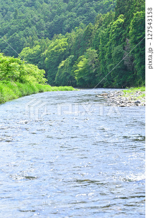 清流の思川　粟野総合運動公園付近の景色　鹿沼市 127543158