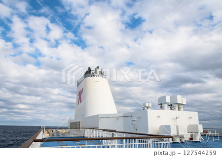 【東京九州フェリーはまゆう新門司行のファンネル】 127544259