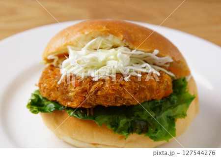メンチカツバーガー 127544276