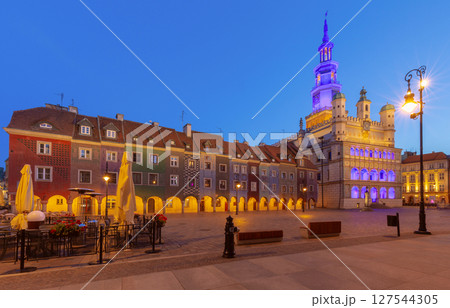 Old Market Square and Town Hall in Poznan, Poland 127544305