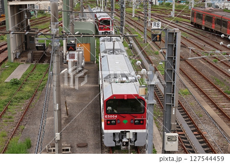 馬込車両検修場に留置された東京都交通局E5000形電気機関車 馬込車両検修場に留置された東京都交通局E5000形電気機関車 127544459