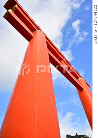 京都　平安神宮　大鳥居 127544622