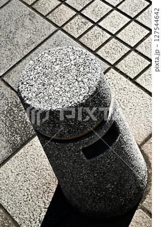 歩道の車止め 127544642