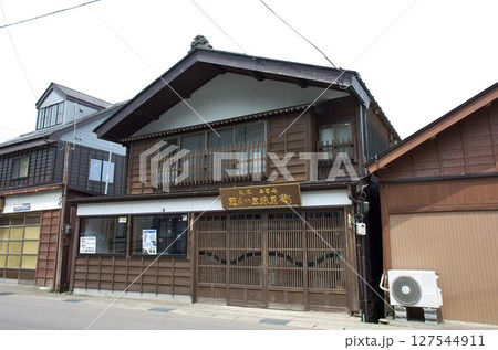 新潟県出雲崎町：歴史や五郎兵衛 127544911