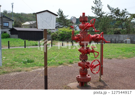 新潟県出雲崎町:石油産業発祥地記念公園/自噴装置“クリスマスツリー” 新潟県出雲崎町:石油産業発祥地記念公園/自噴装置“クリスマスツリー” 127544917