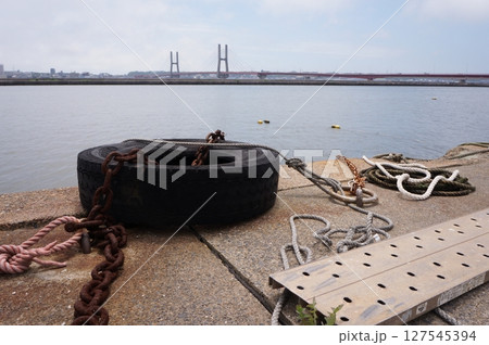 河畔プロムナードの景色 127545394