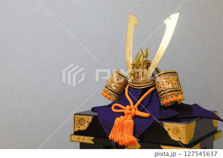 兜飾り（端午の節句イメージ） 127545637