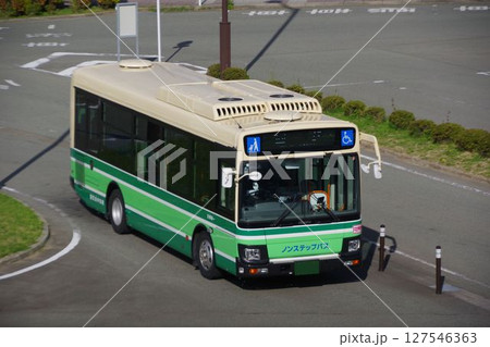 路線バス 秋田市内を走る秋田中央交通の路線バス 路線バス 秋田市内を走る秋田中央交通の路線バス 127546363