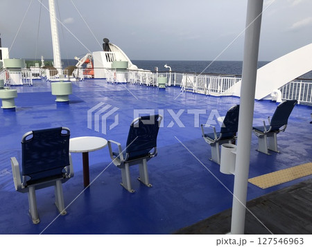 フェリーよなくにの風景1 127546963