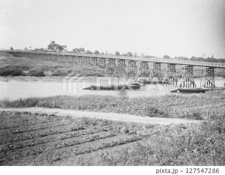 古写真 1935-1944年 京都府八幡市 木津川の流れ橋 古写真 1935-1944年 京都府八幡市 木津川の流れ橋 127547286