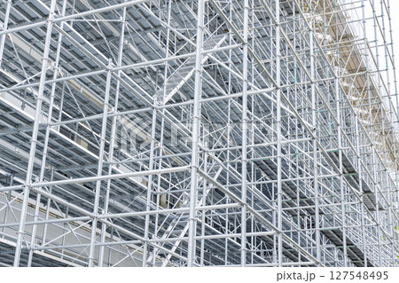 外部足場　工事現場 127548495
