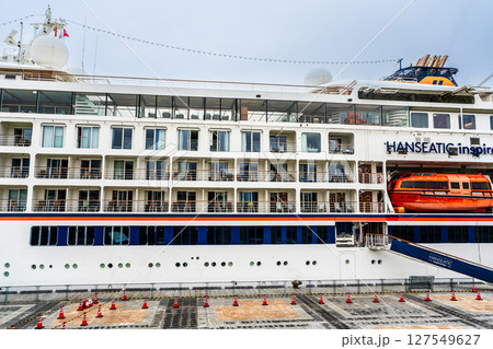 長崎港客船入港(Hanseatic Inspiration)松ヶ枝埠頭【長崎市】 長崎港客船入港(Hanseatic Inspiration)松ヶ枝埠頭【長崎市】 127549627