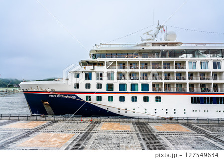 長崎港客船入港（Hanseatic Inspiration）松ヶ枝埠頭【長崎市】 127549634