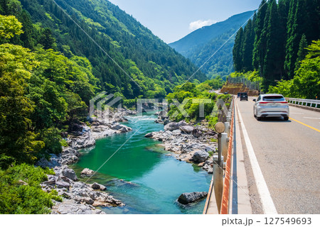 中山七里【岐阜県飛騨川沿いの絶景】 127549693