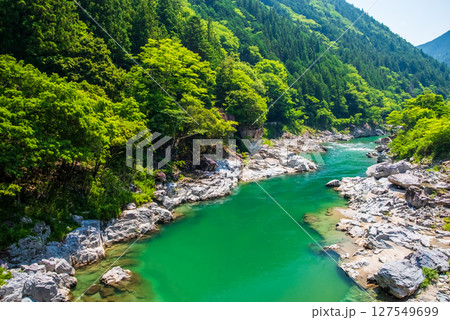 中山七里【岐阜県飛騨川沿いの絶景】 中山七里【岐阜県飛騨川沿いの絶景】 127549699