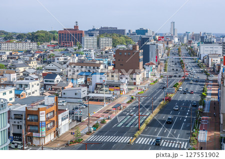 三重県庁を望む市街地風景 127551902