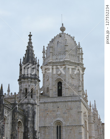 ポルトガル　リスボン　サンタマリアデベレン教会　ジェロニモス修道院　5月の朝　雨上がり 127552234