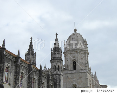 ポルトガル　リスボン　サンタマリアデベレン教会　ジェロニモス修道院　5月の朝　雨上がり 127552237