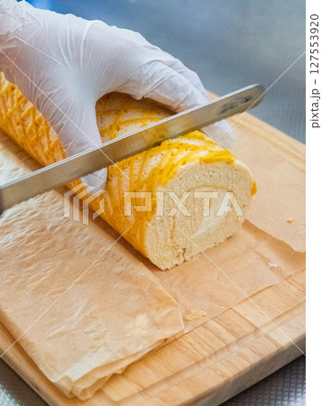 チーズロールケーキ チーズロールケーキ 127553920