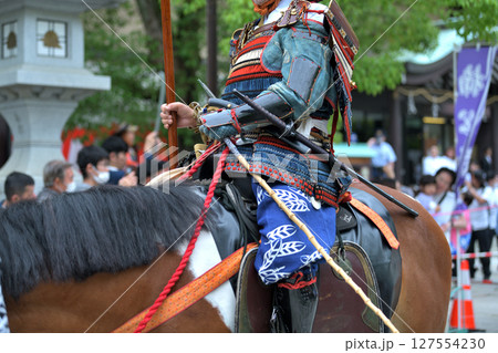 楠公武者行列　騎馬武者　神戸湊川神社の御神幸 127554230