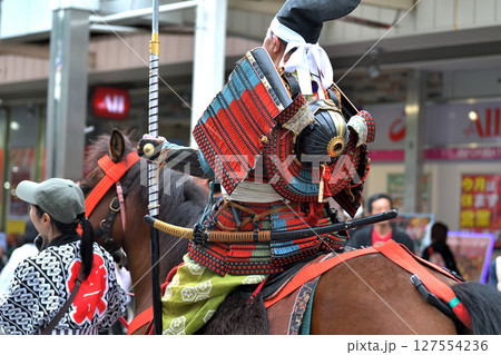 楠公武者行列　騎馬武者　神戸湊川神社の御神幸 127554236