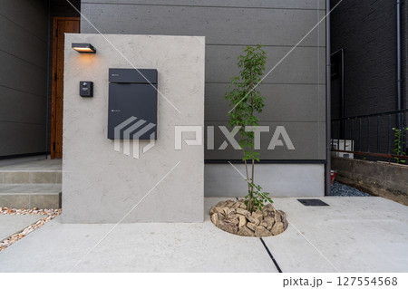 オシャレな門柱 127554568