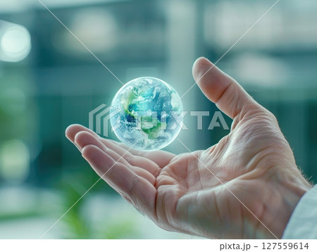 Realistic Earth Globe Floating Above Handのイラスト素材 [127559614] - PIXTA