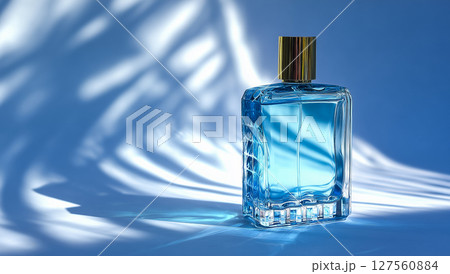 ラグジュアリーな香水パッケージデザイン 127560884