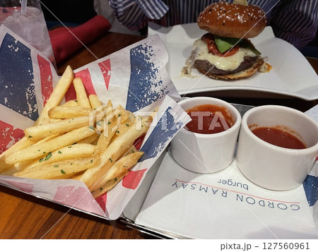 【ネバダ州】GordonRamsayBurgerとポテト 127560961