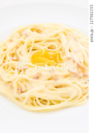 おいしい生卵のせカルボナーラパスタ おいしい生卵のせカルボナーラパスタ 127562155