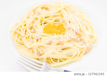 おいしい生卵のせカルボナーラパスタ おいしい生卵のせカルボナーラパスタ 127562163