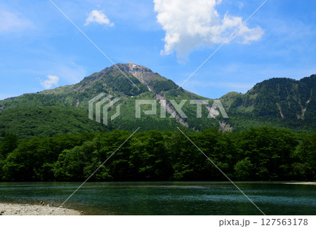 国立公園　焼岳と大正池 127563178