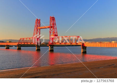 【佐賀県】筑後川昇開橋の夕景 127563768