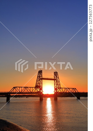 【佐賀県】筑後川昇開橋の夕景 127563773