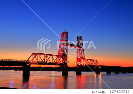 【佐賀県】筑後川昇開橋の夕景 127563782