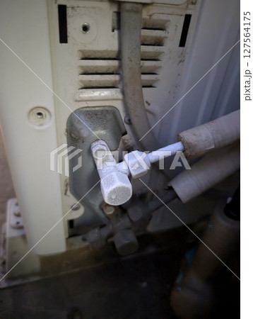 エアコンの室外機の結露 エアコンの室外機の結露 127564175