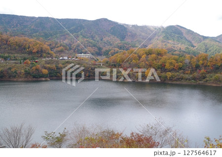 安芸太田町温井ダム龍姫湖の景色 127564617