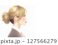 スーツの若い女性 127566279