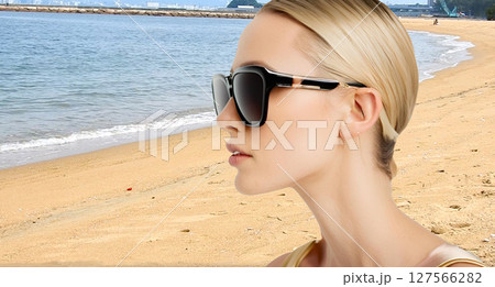 博多の海と金髪女性 127566282