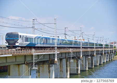 東海道本線　茅ヶ崎－平塚　JR東日本　E257系2000番台　NA-13編成（大宮）　踊り子 127568769