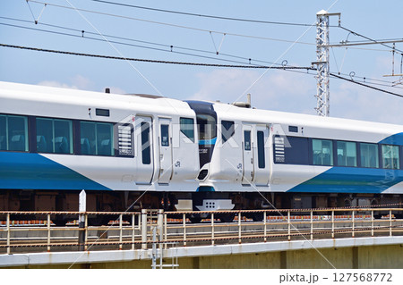 東海道本線　茅ヶ崎－平塚　JR東日本　E257系2000番台　NA-13編成（大宮）　踊り子 127568772