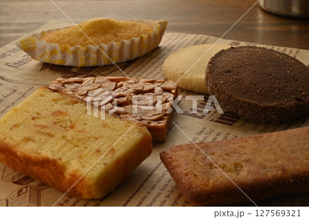 プティメルヴィーユ　焼き菓子 127569321
