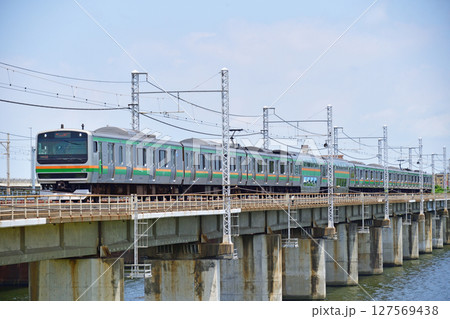 東海道本線　茅ヶ崎－平塚　JR東日本　E231系1000番台　K-18編成（国府津） 127569438