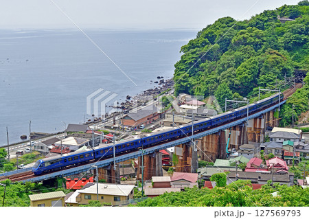 東海道本線 根府川-早川 伊豆急行 2100系 R-5編成 ロイヤルエクスプレス 東海道本線 根府川-早川 伊豆急行 2100系 R-5編成 ロイヤルエクスプレス 127569793