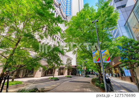 東京 千代田区 有楽町の都市風景 日比谷仲通り 東京 千代田区 有楽町の都市風景 日比谷仲通り 127576690