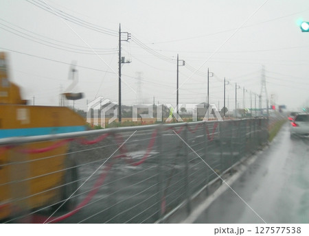 大雨の354号バイパスで拡幅工事が始まる(2014.6.6) 境木島交差点から東に向かう 127577538