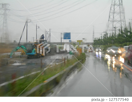 大雨の354号バイパス拡幅工事(2014.6.6) 境木島交差点から東に進むと国道17号上武道路に 127577540